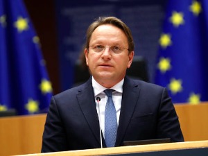 Вархељи: Европска комисија подржава отварање два нова кластера са Србијом