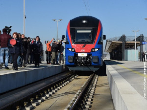 Предат први брзи Штадлеров воз - за пола сата од Београда до Новог Сада