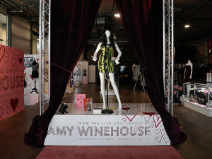 Хаљина Ејми Вајнхаус са последњег наступа у Београду продата за скоро четврт милиона долара