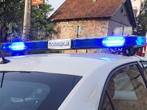 Потера у Земуну, полицајци пуцали у гуму аутомобила осумњиченог