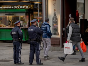 Амбасадор Родић: Аустријска полиција може да зауставља људе и тражи ковид документ