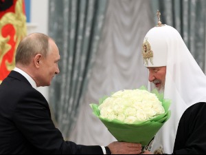 Путин одликовао патријарха московског и целе Русије Кирила