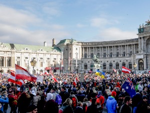 Велики протест у Бечу уочи затварања Аустрије
