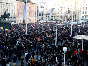 Загреб, потрага за организаторима нелегалног протеста и нападачима на новинара РТЛ-а