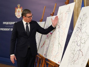 Вучић: Са Путином о кључним питањима, са Приштином треба разговарати што чешће; Већи подстицаји за рађање
