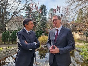 Пахор стигао у Београд, са Вучићем у вили Бокељка