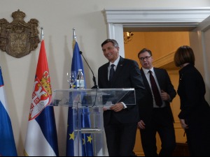 Вучић са Пахором: Сваки састанак камен у кући мира у региону