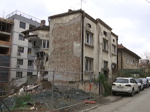 Када своје ствари нађете на пијачним тезгама – у урушеној згради у Видовданској опљачкани станови 