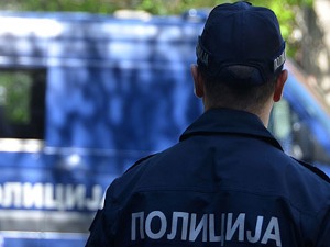 Несвакидашња крађа у Шапцу, украо аутомобил, слетео с пута,  па украо бицикл из дворишта
