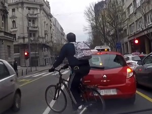 Психологија бахатих возача или како се (не)култура из куће преноси на улицу