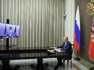 Почео разговор Путина и Бајдена видео-линком, Украјина врућа тема