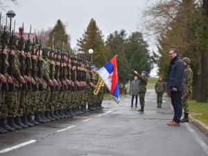 Председник Вучић са војним врхом у Нишу