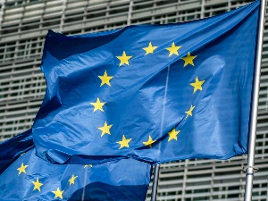 Фон дер Лајенова и Борељ честитали Србији на отварању кластера 4