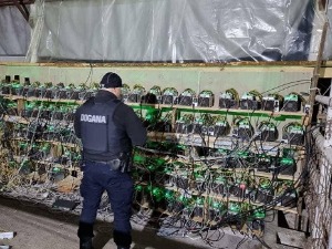 Откривено "постројење" за рударење криптовалута код Лепосавића, ухапшена једна особа