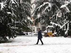 Облачно и хладно, увече јаче падавине