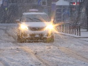 Опрeз због снега и кише која се леди при тлу