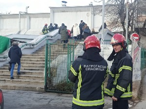 Срушио се део крова пијаце "Стари Меркатор" на Новом Београду, четири особе повређене