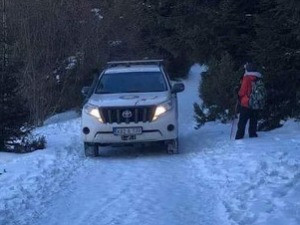 Лавина затрпала тројицу планинара на Бјелашници, спасиоци на терену