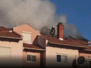 Пожар у Лапљем Селу код Приштине