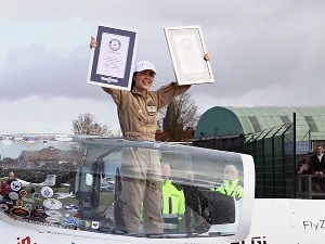 Тинејџерка Зара Радерфорд најмлађа жена која је сама летела око света 