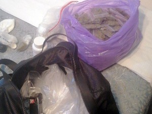 Полиција пронашла дрогу у стану, ухапшене две особе