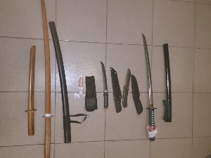 Бугарин кријумчарио ножеве, секирицу и катану, ухваћен на прелазу Бајмок