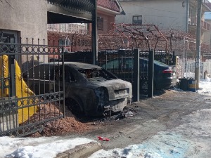 Изгорела четири аутомобила директора "Паркинг сервиса" у Врању