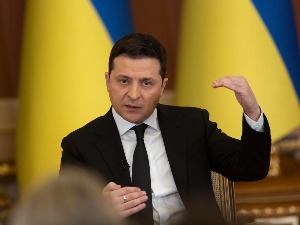 Зеленски: Украјина није Титаник, превише панике из Вашингтона