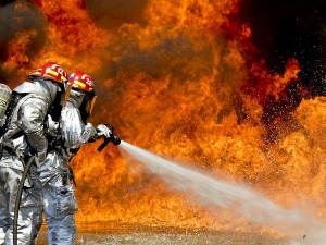 Пожар у фабрици ђубрива у Северној Каролини, страх од експлозије 600 тона амонијум нитрата