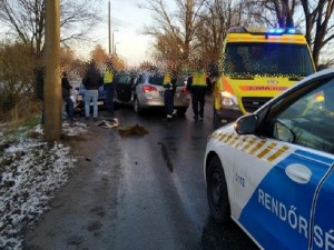 Кријумчар миграната у Мађарској покушао да побегне од полиције па налетео на камион