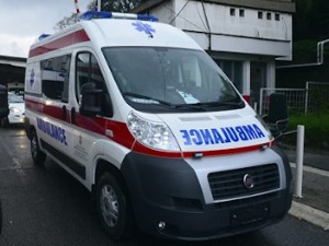 Аутомобил налетео на трактор на Ибарској магистрали, тракториста тешко повређен