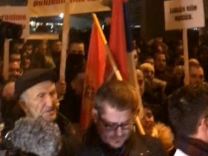 Бечић са протеста у Подгорици: Народе Црне Горе, спремај се за изборе