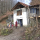 Тежак живот породице Аметовић, једина нада помоћ комшија и добрих људи