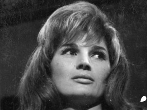  1001 Траг - Грли ме, љуби ме - Силвана Арменулић 