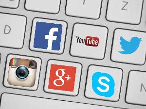 Јутјуб, Фејсбук и Твитер забранили руским медијима да зарађују од реклама