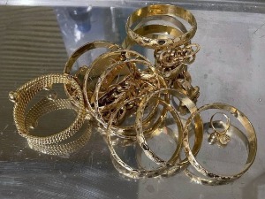 Заплењено скоро два килограма златног и сребрног накита на Градини и Хоргошу