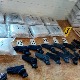 На Батровцима заплењено више од 16 килограма марихуане и 20 пиштоља, ухапшена девојка