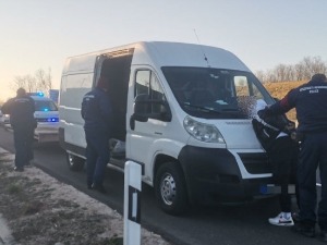 Тројица српских држављана ухапшена у Мађарској због сумње да су кријумчарили људе 