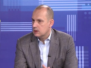 Лончар: Нема дилеме да се укину ковид пропуснице, прегласавање око маски