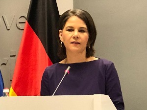 Бербок: Пре статуса кандидата за ЕУ, Приштина има дијалог са Београдом