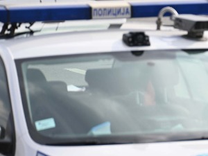 Предао се мушкарац који је претио да ће се запалити у стану