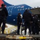 Шта када стигне дојава да се у авиону налази бомба