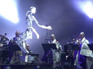 Колико прецизно робот андроид може да диригује оркестром