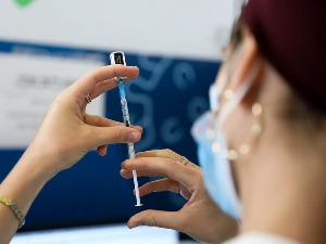 Израелска студија: Четврта доза вакцине спасоносна