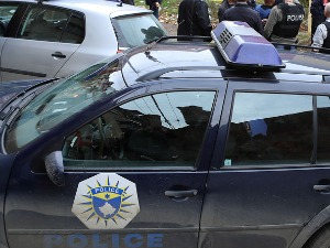 Клокот, запаљива направа бачена у двориште породице Весић