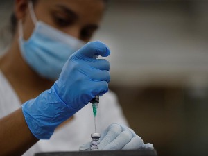 Немачка ће препоручити четврту дозу вакцине старијима од 60 година