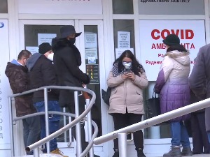 У ковид амбулантама мање прегледа, многи похрлили код лекара опште праксе – има ли довољно термина