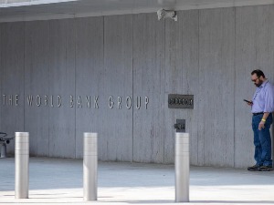 Светска банка: Привредни пад Украјине износиће 45 одсто ове године