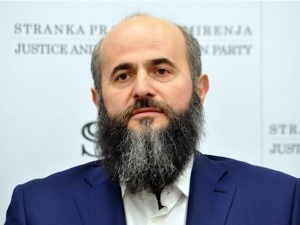 Наложена ексхумација тела Муамера Зукорлића