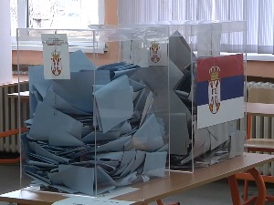 Двери и Уједињени за победу Србије: Прећено чланици бирачког одбора у Великој Плани